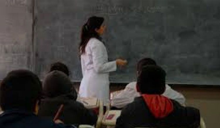 Los docentes que fueron designados en el 2021 tendrán permanencia durante el ciclo lectivo 2022 Fotografía Los docentes que fueron designados en el 2021 tendrán permanencia durante el ciclo lectivo 2022