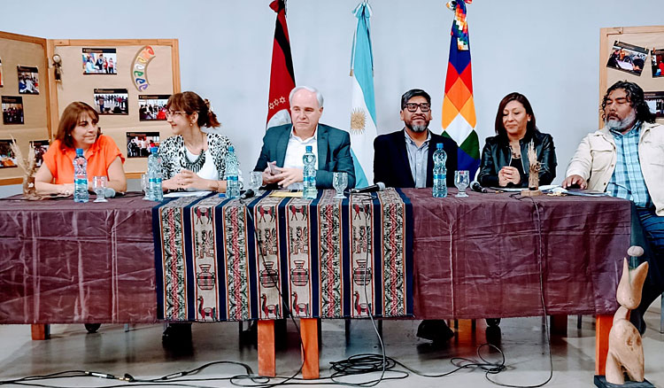 Salta llevó adelante el I Congreso de Educación Intercultural Bilingüe Fotografía Salta llevó adelante el I Congreso de Educación Intercultural Bilingüe