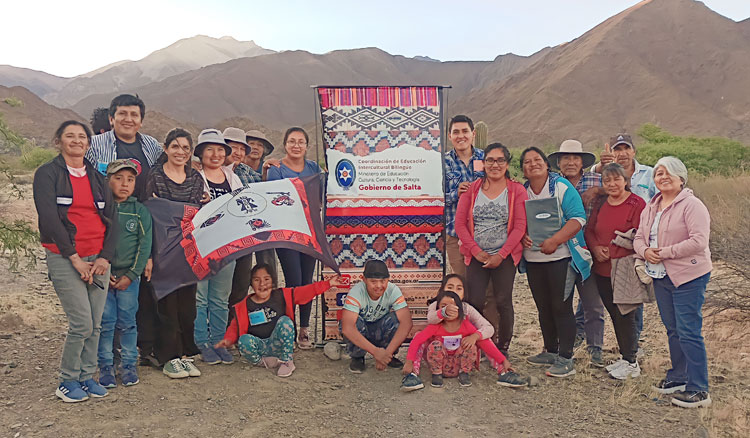 Junto al pueblo diaguita-calchaquí se concretó la primera mesa de trabajo para la construcción de lineamientos curriculares de inicial y primaria Fotografía: Junto al pueblo diaguita-calchaquí se concretó la primera mesa de trabajo para la construcción de lineamientos curriculares de inicial y primaria