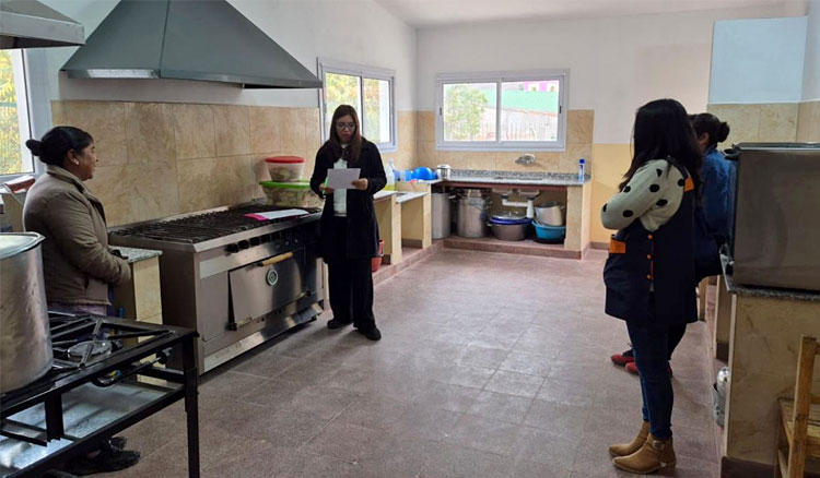 Educación supervisó los comedores de la Poma Fotografía: Educación supervisó los comedores de la Poma