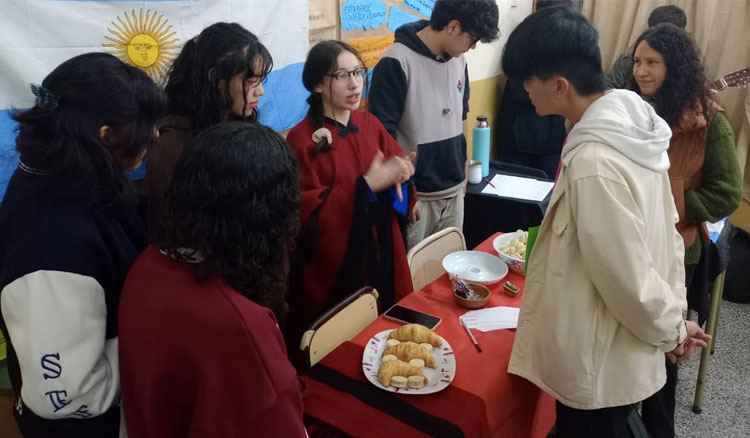 Estudiantes salteños intercambiaron experiencias culturales a través del inglés Fotografía: Estudiantes salteños intercambiaron experiencias culturales a través del inglés