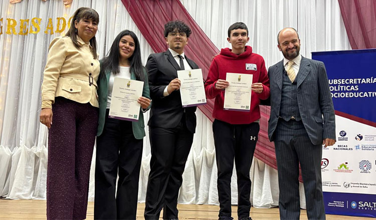 Estudiantes salteños culminaron su formación gratuita en idiomas Fotografía: Estudiantes salteños culminaron su formación gratuita en idiomas