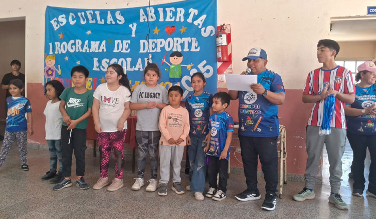 Más de 100 ajedrecistas de Nivel Primario y Secundario compitieron en Orán Fotografía: Más de 100 ajedrecistas de Nivel Primario y Secundario compitieron en Orán