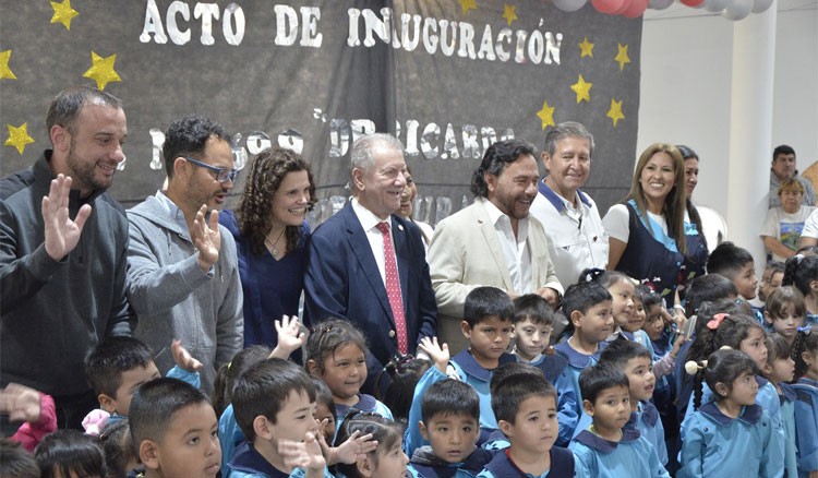 Fotografía: El gobernador Sáenz habilitó un nuevo edificio para 190 jardineritos en la zona sudeste de Capital