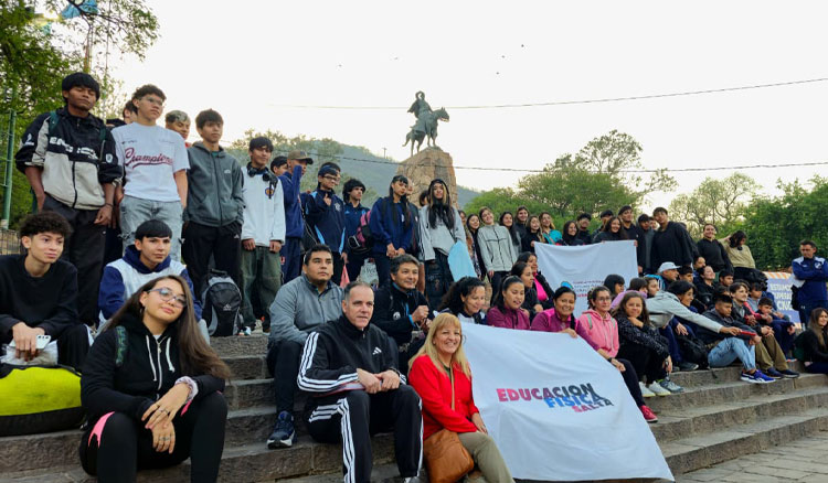 Delegación salteña viaja a participar de los Juegos Interescolares Regionales Fotografía: Delegación salteña viaja a participar de los Juegos Interescolares Regionales