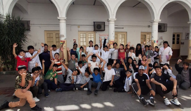 Alumnos de primaria participaron de la Jornada de Iniciación Deportiva en Vóley Fotografía: Alumnos de primaria participaron de la Jornada de Iniciación Deportiva en Vóley