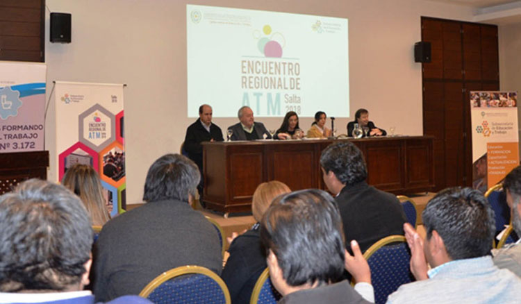 En Salta se realiza el Primer Encuentro de docentes instructores de Aulas Talleres Móviles del NOA En Salta se realiza el Primer Encuentro de docentes instructores de Aulas Talleres Móviles del NOA