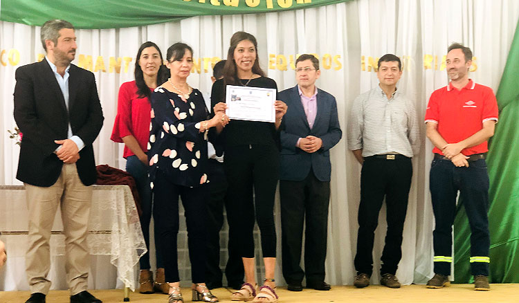 La Subsecretaria de Educación y Trabajo entregó certificados La Subsecretaria de Educación y Trabajo entregó certificados