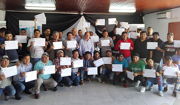Más de 40 jóvenes y adultos de Coronel Cornejo finalizaron los cursos Más de 40 jóvenes y adultos de Coronel Cornejo finalizaron los cursos