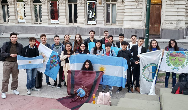 Estudiante salteña participará en la 5° edición internacional del Parlamento Juvenil del Mercosur Estudiante salteña participará en la 5° edición internacional del Parlamento Juvenil del Mercosur